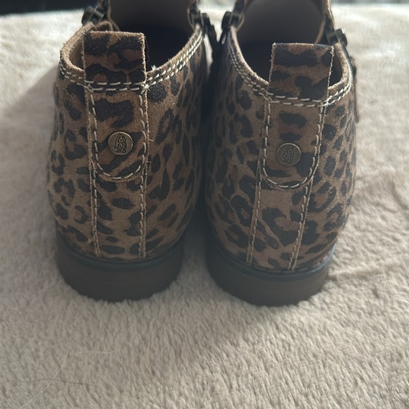 Hush Puppies Zip Booties - Picture 3 of 9